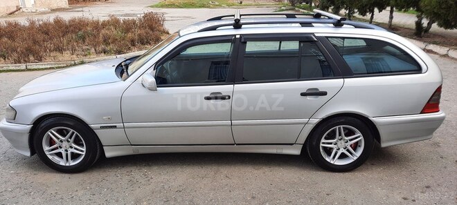 Mercedes C 220 2000, 428,000 km - 2.2 л - Sumqayıt
