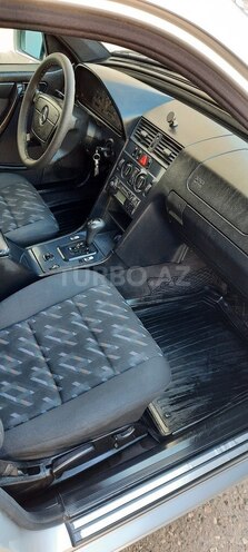 Mercedes C 220 2000, 428,000 km - 2.2 л - Sumqayıt