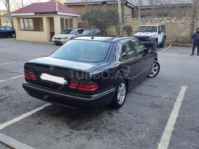 Mercedes E 270 2001, 394,000 km - 2.7 l - Bakı