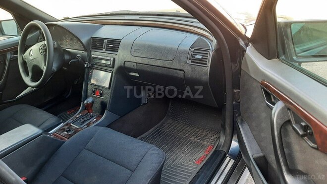 Mercedes C 230 1997, 180,000 km - 2.3 л - Bakı