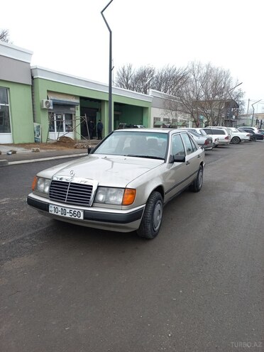 Mercedes E 230 1989, 125,654 km - 2.3 l - Xudat