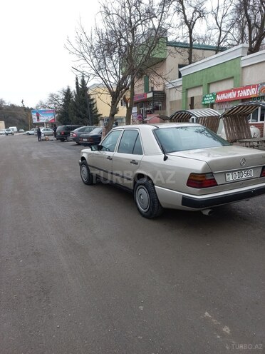 Mercedes E 230 1989, 125,654 km - 2.3 l - Xudat