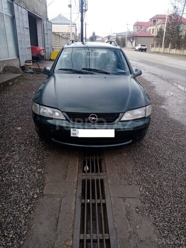 Opel Vectra 1998, 275,000 km - 2.0 l - Quba