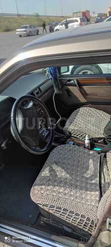 Mercedes E 200 1990, 300,500 km - 2.0 l - Gəncə