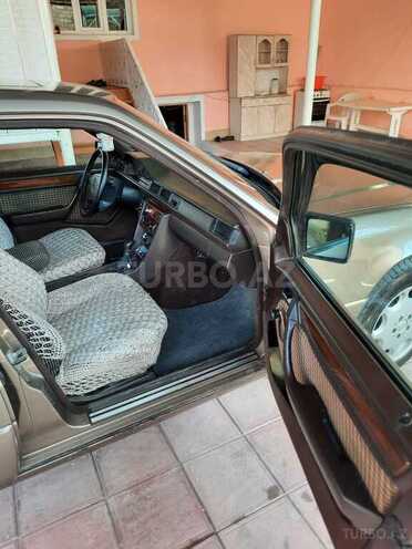 Mercedes E 200 1990, 300,500 km - 2.0 l - Gəncə