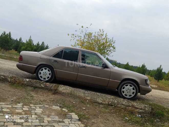 Mercedes E 200 1990, 300,500 km - 2.0 l - Gəncə