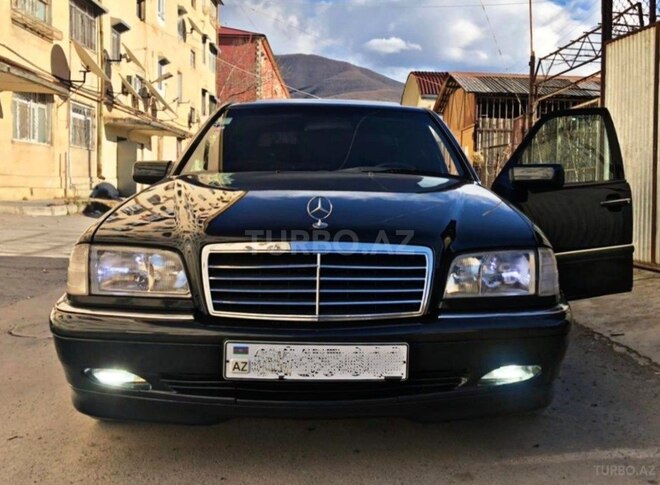 Mercedes C 240 2000, 204,000 km - 2.4 l - Şəki