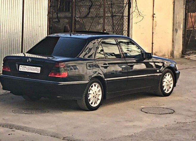 Mercedes C 240 2000, 204,000 km - 2.4 l - Şəki