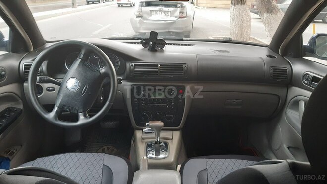 Volkswagen Passat 2003, 334,000 km - 1.8 l - Sumqayıt