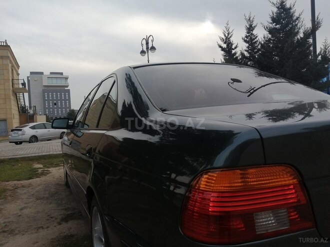 BMW 525 2001, 266,000 km - 2.5 l - Bakı