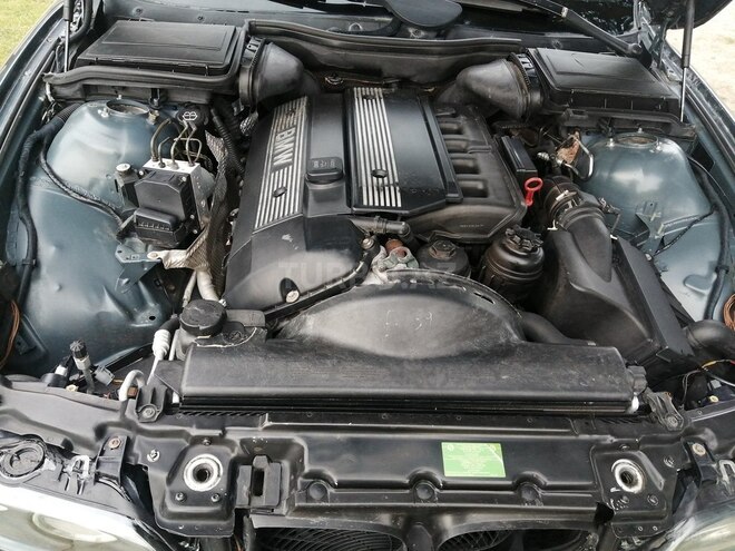 BMW 525 2001, 266,000 km - 2.5 l - Bakı