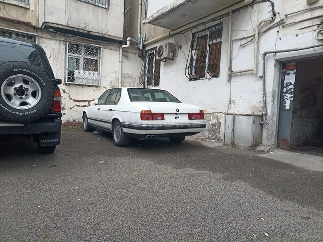 BMW 740 1988, 270,000 km - 4.0 l - Bakı