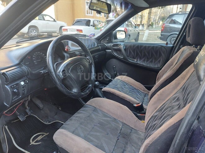 Opel Astra 1995, 335,000 km - 1.6 l - Sumqayıt
