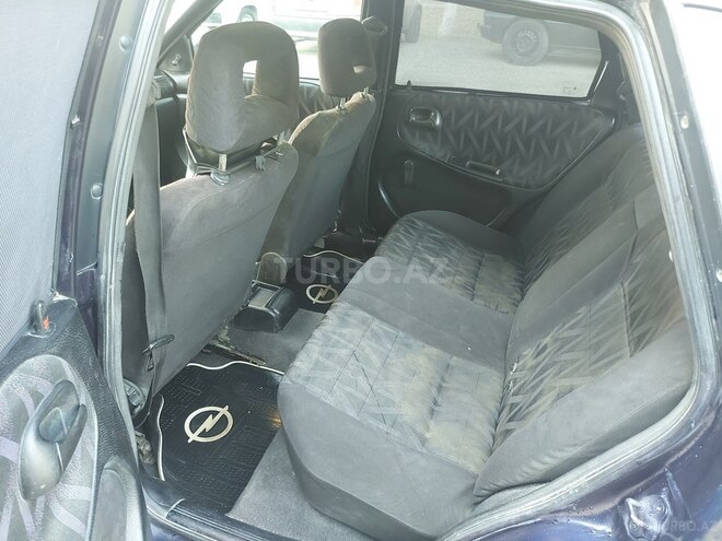 Opel Astra 1995, 335,000 km - 1.6 l - Sumqayıt