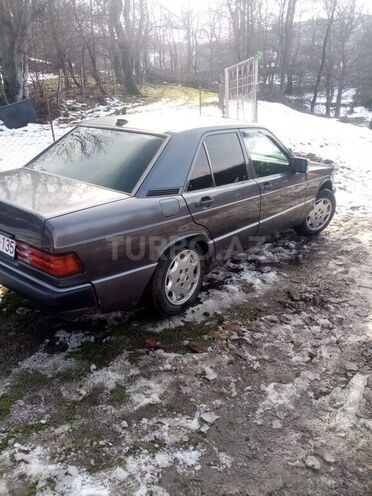 Mercedes 190 1991, 353,940 km - 2.0 l - Yardımlı