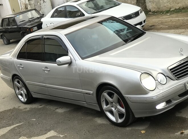Mercedes E 320 2001, 292,212 km - 3.2 l - Bakı