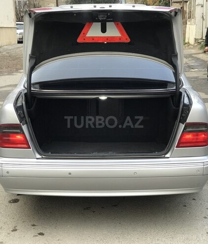 Mercedes E 320 2001, 292,212 km - 3.2 l - Bakı