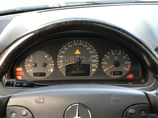 Mercedes E 320 2001, 292,212 km - 3.2 l - Bakı
