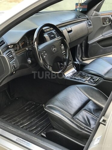 Mercedes E 320 2001, 292,212 km - 3.2 l - Bakı