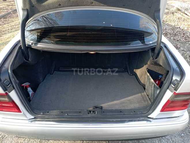 Mercedes E 240 1999, 350,000 km - 2.4 l - Yevlax