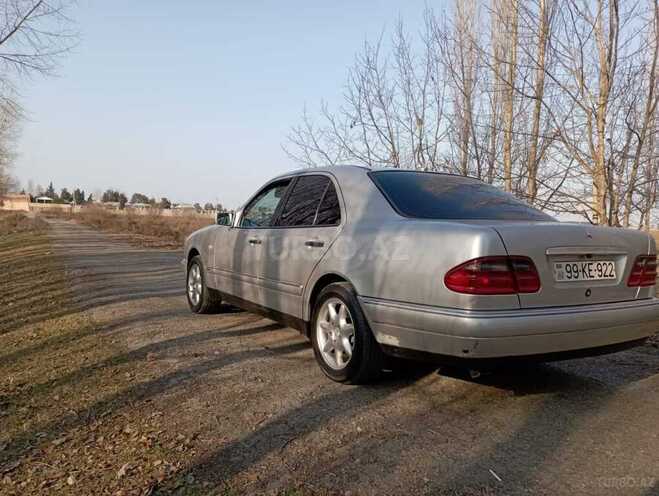 Mercedes E 240 1999, 350,000 km - 2.4 l - Yevlax