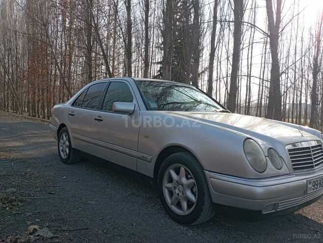 Mercedes E 240 1999, 350,000 km - 2.4 l - Yevlax