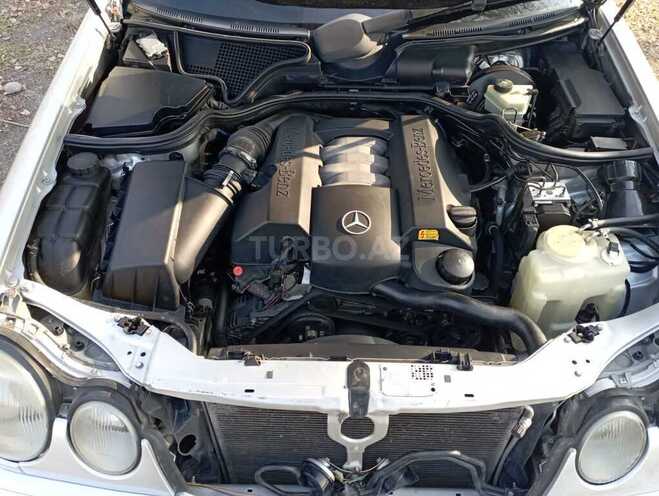 Mercedes E 240 1999, 350,000 km - 2.4 l - Yevlax