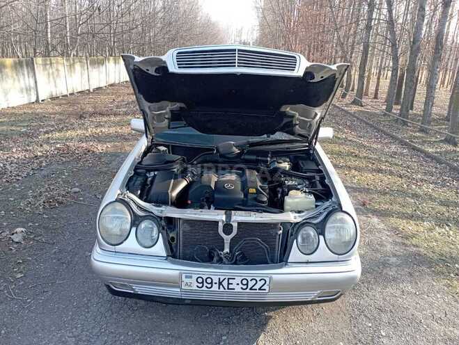 Mercedes E 240 1999, 350,000 km - 2.4 l - Yevlax