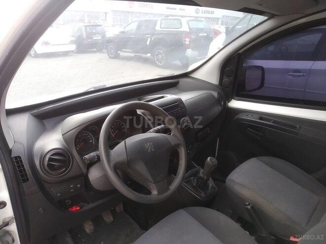 Peugeot  2011, 21,000 km - 1.4 l - Bakı