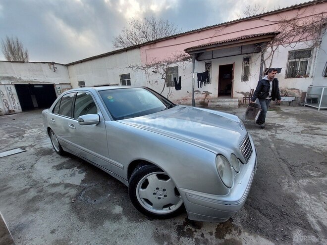 Mercedes E 220 2001, 400,000 km - 2.2 л - Bakı
