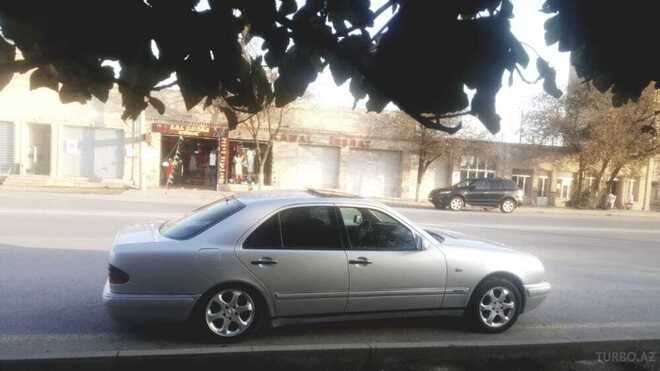 Mercedes E 220 1998, 350,000 km - 2.2 л - Kürdəmir