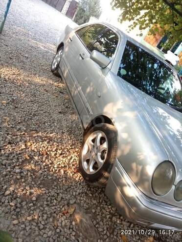 Mercedes E 220 1998, 350,000 km - 2.2 л - Kürdəmir