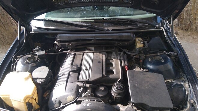 BMW 325 2000, 395,000 km - 2.5 l - Bakı