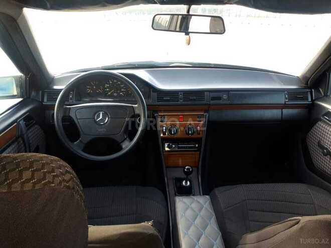 Mercedes E 200 1991, 235,000 km - 2.0 l - Bakı