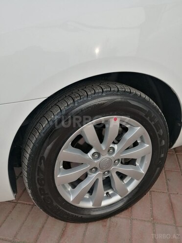 Kia Carens 2011, 192,000 km - 2.0 l - Sumqayıt