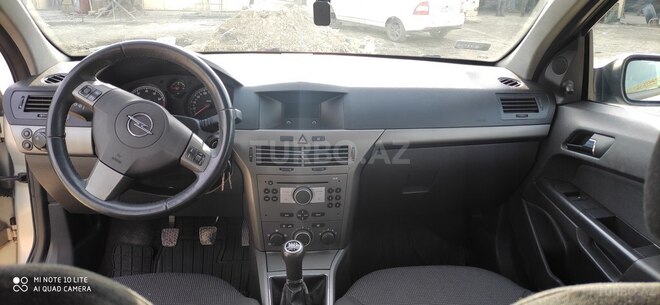 Opel Astra 2005, 195,632 km - 1.4 l - Gəncə