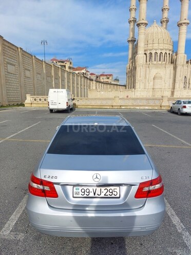 Mercedes E 220 2011, 184,029 km - 2.2 l - Bakı