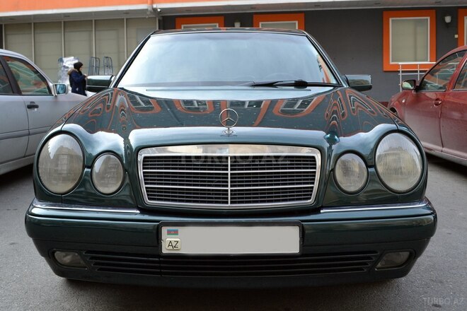 Mercedes E 240 1999, 270,000 km - 2.4 l - Bakı