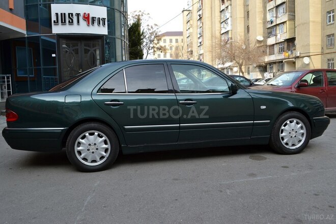 Mercedes E 240 1999, 270,000 km - 2.4 l - Bakı