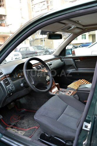 Mercedes E 240 1999, 270,000 km - 2.4 l - Bakı