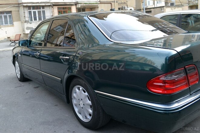 Mercedes E 240 1999, 270,000 km - 2.4 l - Bakı
