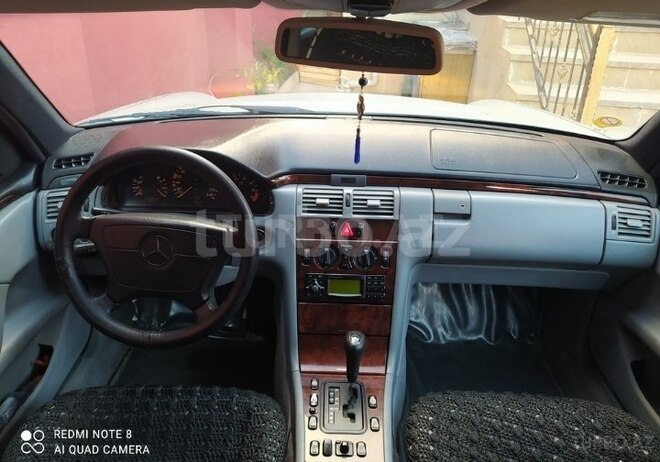 Mercedes E 200 1997, 310,000 km - 2.0 л - Bakı