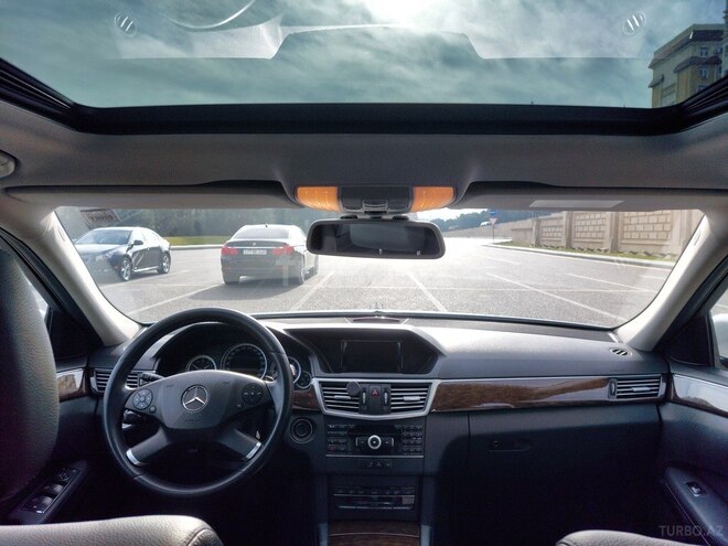 Mercedes E 220 2011, 184,029 km - 2.2 l - Bakı