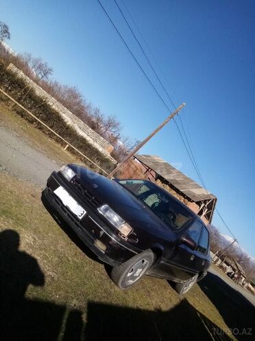 Opel Vectra 1992, 526,885 km - 2.0 l - Zaqatala