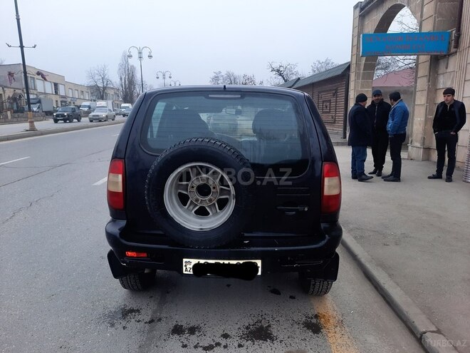 Chevrolet Niva 2005, 210,000 km - 1.7 l - Quba