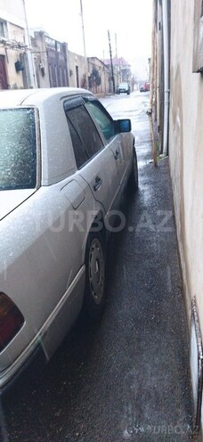 Mercedes E 200 1990, 430,000 km - 2.0 l - Bakı