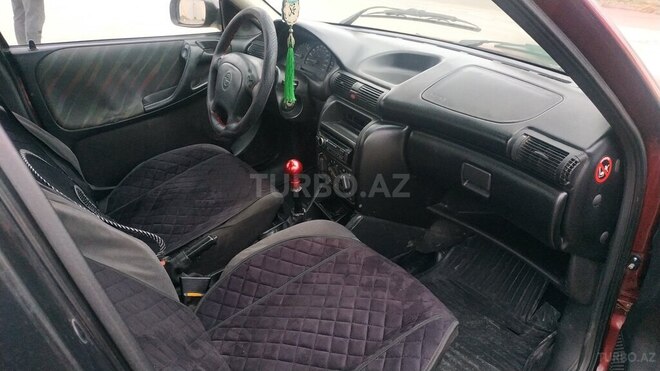 Opel Astra 1997, 280,000 km - 1.6 l - Qusar