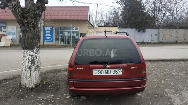 Opel Astra 1997, 280,000 km - 1.6 l - Qusar