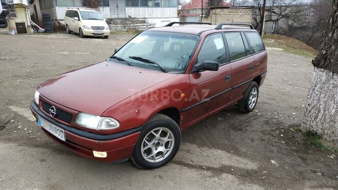 Opel Astra 1997, 280,000 km - 1.6 l - Qusar