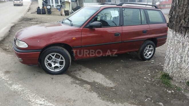 Opel Astra 1997, 280,000 km - 1.6 l - Qusar